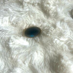 Women’s  costume jewelry stunning ring